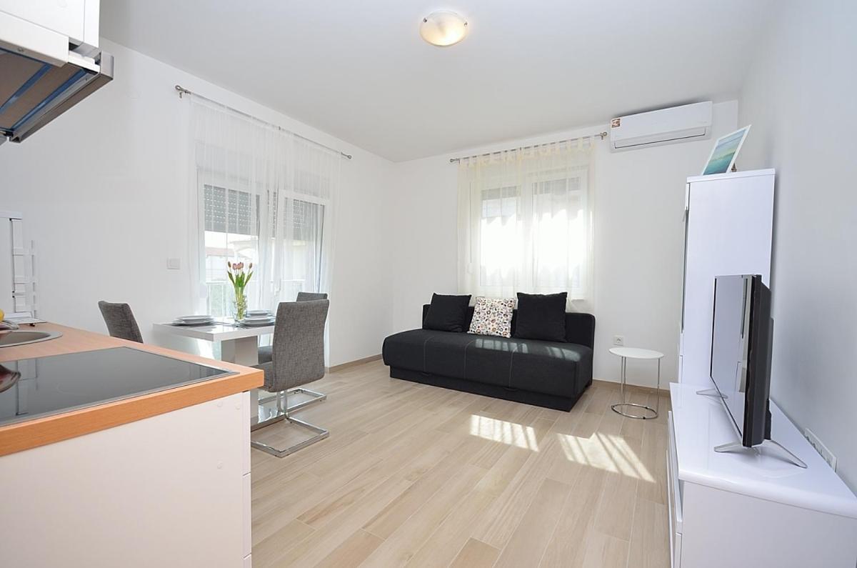 Mila Apartment Vodice Exterior photo